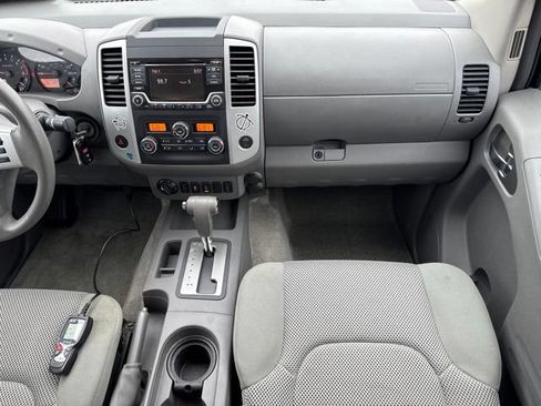 Used 2015 Nissan Frontier SV w/ SV Value Truck Package AWD/4WD image 14