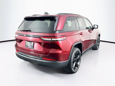 Used 2023 Jeep Grand Cherokee Limited w/ Black Appearance Package AWD/4WD image 9