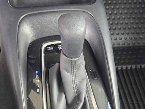 Used 2020 Toyota Corolla LE FWD image 23