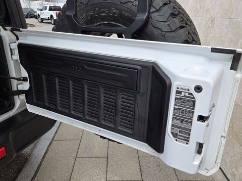 Used 2026 Jeep Wrangler Unlimited Rubicon AWD/4WD image 20