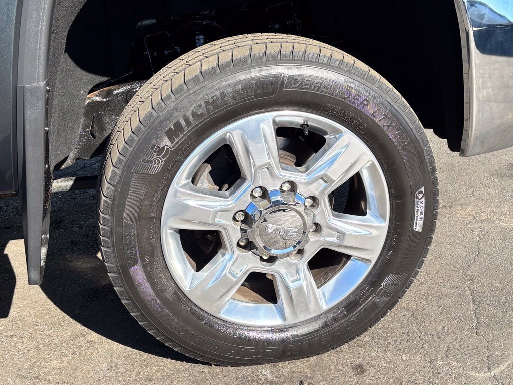 Used 2017 GMC Sierra 2500 SLT w/ Suspension Package, Off-Road AWD/4WD image 35