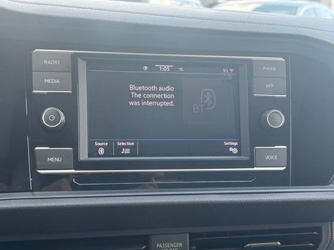 Used 2023 Volkswagen Jetta SE w/ Panoramic Sunroof Package image 17