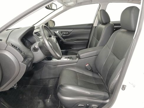 Used 2017 Nissan Altima 2.5 SL w/ Moonroof Package FWD image 9