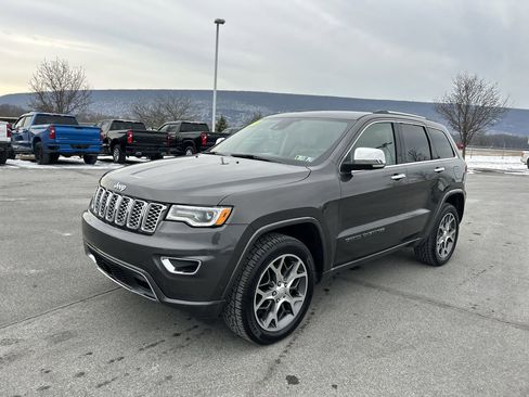 Used 2020 Jeep Grand Cherokee Overland image 3