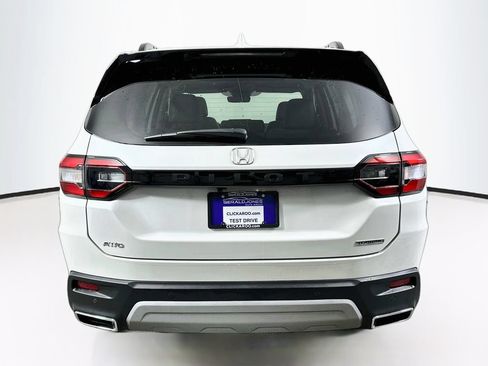 Used 2025 Honda Pilot Touring image 15