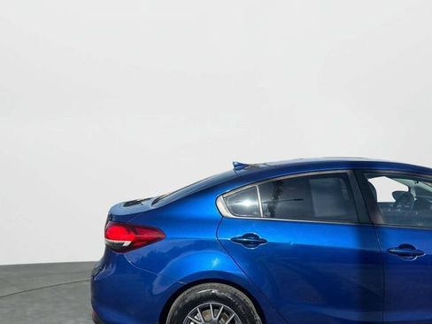 Used 2017 Kia Forte LX FWD image 28