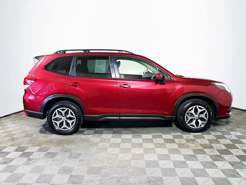 Certified 2024 Subaru Forester Premium AWD/4WD image 8
