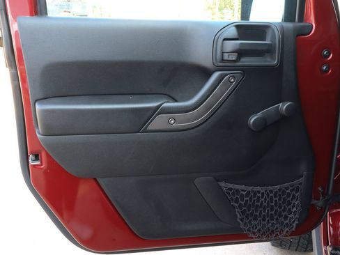Used 2013 Jeep Wrangler Sport AWD/4WD image 14