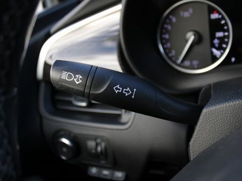 Used 2020 Buick Envision Premium w/ Driver Confidence Package image 19