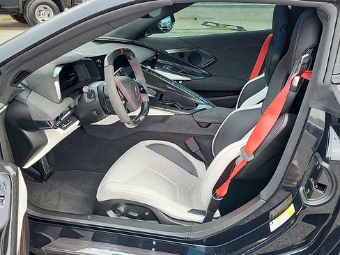 Used 2023 Chevrolet Corvette Z06 RWD image 11