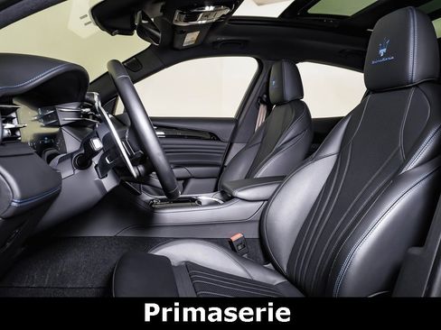 Certified 2023 Maserati Grecale Modena image 18