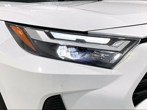 Used 2022 Toyota RAV4 XLE w/ Convenience Package AWD/4WD image 40