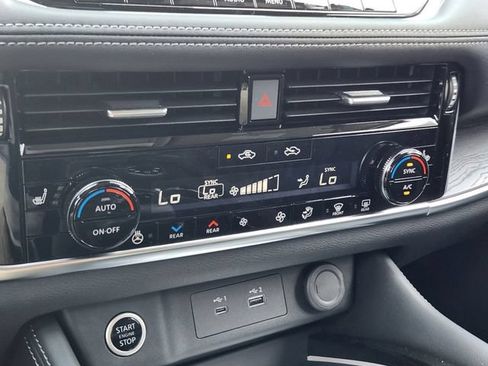 Used 2023 Nissan Rogue Platinum w/ Platinum Premium Package AWD/4WD image 18