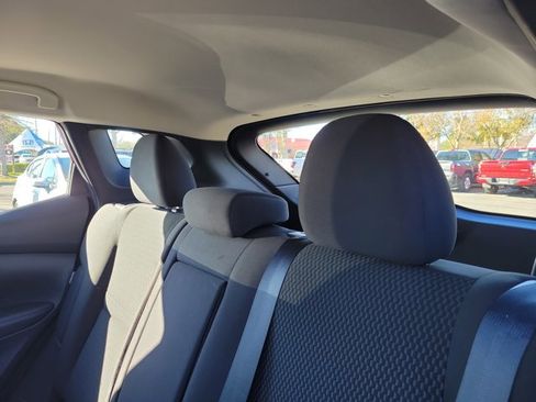 Used 2021 Nissan Rogue Sport S image 12