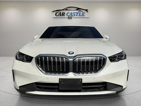Used 2024 BMW 530i xDrive AWD/4WD image 5