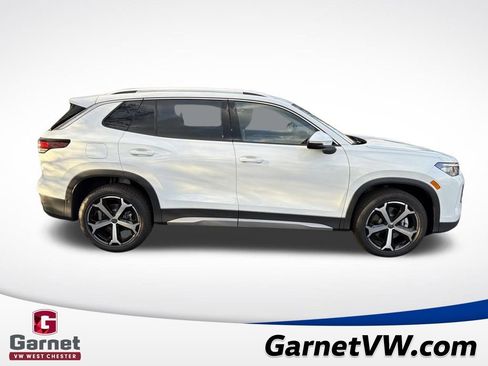 New 2026 Volkswagen Tiguan SE image 6