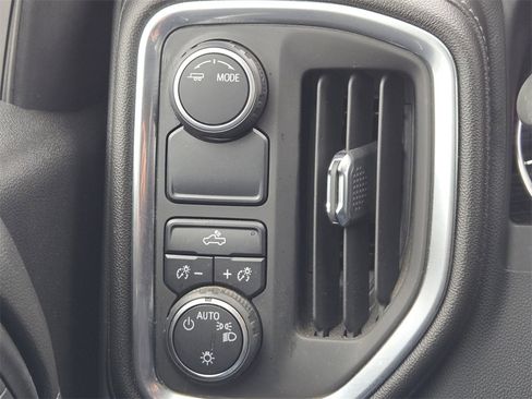 Used 2022 Chevrolet Silverado 1500 LT w/ Bed Protection Package image 17