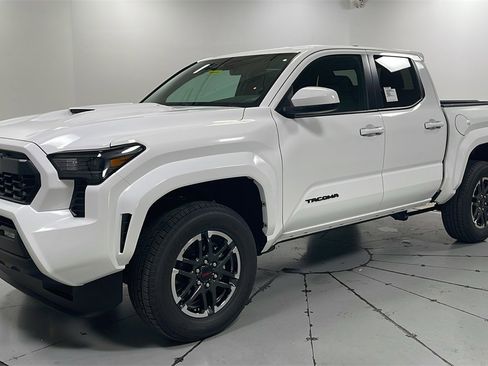 New 2025 Toyota Tacoma TRD Sport image 1