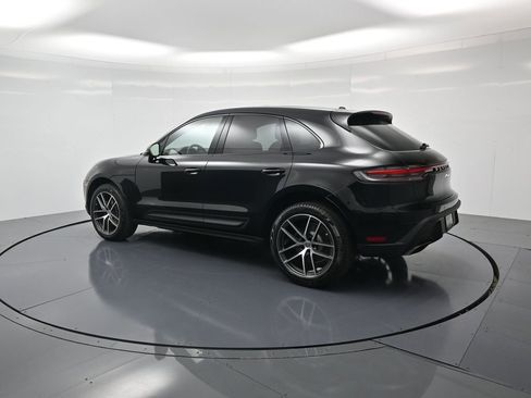 Used 2026 Porsche Macan AWD/4WD image 3
