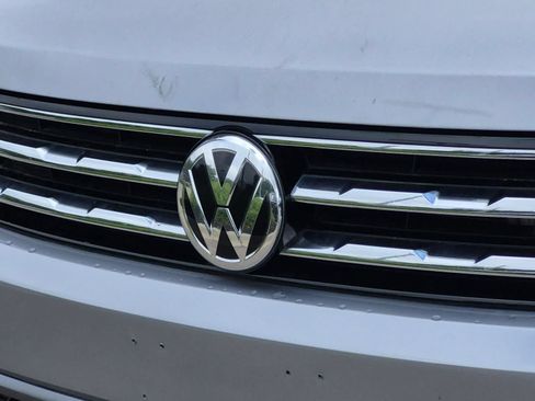 Used 2021 Volkswagen Tiguan SE AWD/4WD image 12