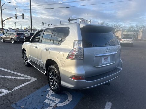 Used 2015 Lexus GX 460 Luxury image 3