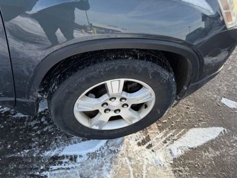 Used 2011 GMC Acadia SLE image 6