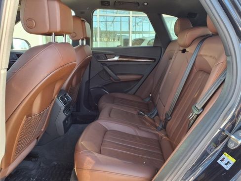 Used 2019 Audi Q5 2.0T Premium w/ Convenience Package image 24