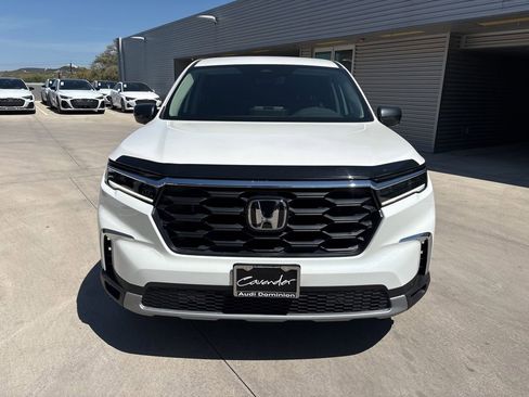 Used 2025 Honda Pilot EX-L image 2