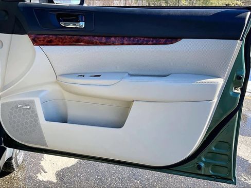 Used 2012 Subaru Outback 3.6R Limited image 23