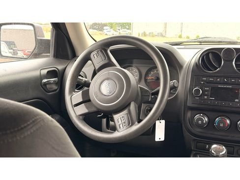 Used 2016 Jeep Patriot Sport w/ Power Value Group AWD/4WD image 17