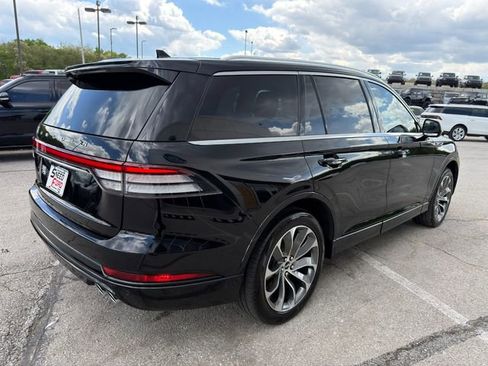 Used 2023 Lincoln Aviator Grand Touring AWD/4WD image 7