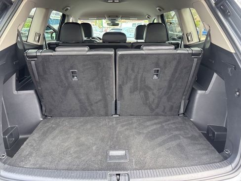 Used 2025 Volkswagen Atlas SE AWD/4WD image 28