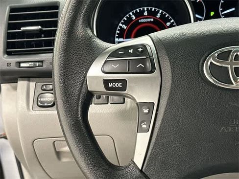 Used 2013 Toyota Highlander Plus image 8