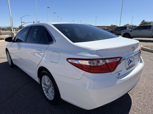 Used 2016 Toyota Camry LE image 3