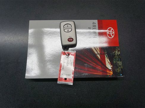 Used 2016 Toyota 4Runner Limited image 17