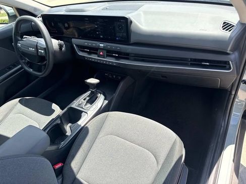 Used 2025 Kia K4 FWD image 16