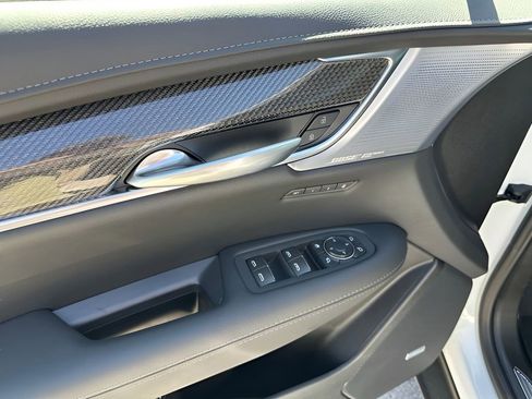 New 2026 Cadillac XT5 Sportv w/ LPO, Onyx Lite Package image 26