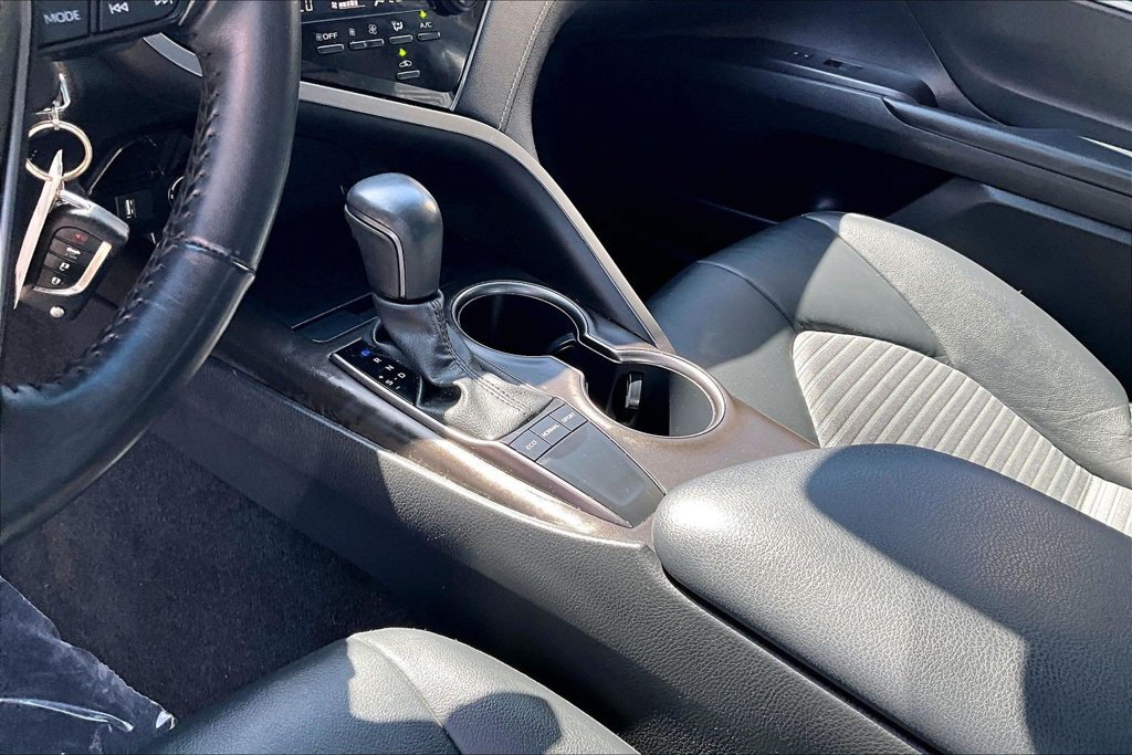 Used 2023 Toyota Camry SE FWD image 11
