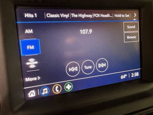 Used 2023 Chevrolet Silverado 1500 Custom image 33