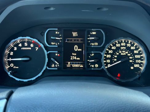 Used 2018 Toyota Tundra SR5 w/ SR5 Upgrade Package RWD image 19