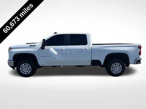 Used 2024 Chevrolet Silverado 2500 LT w/ All Star Edition AWD/4WD image 2