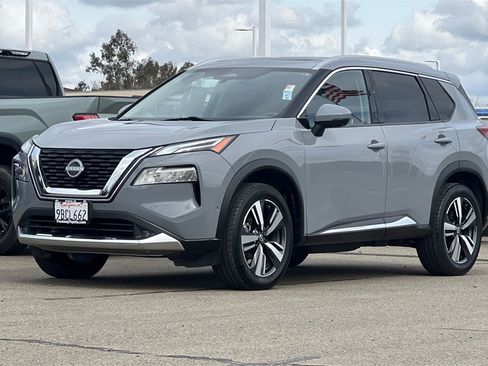 Used 2022 Nissan Rogue Platinum w/ Head-Up Display Package image 10