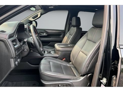 Used 2023 Chevrolet Suburban RST w/ Luxury Package AWD/4WD image 32