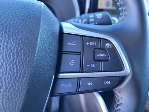 Used 2025 Toyota Highlander XSE image 28