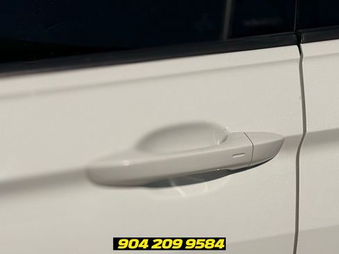 Used 2021 Volkswagen Tiguan SE FWD image 15