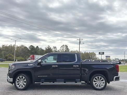 Used 2023 GMC Sierra 1500 SLT w/ SLT Premium Package image 8