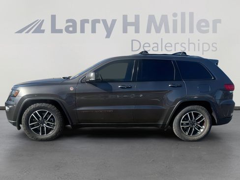 Used 2020 Jeep Grand Cherokee Trailhawk image 2