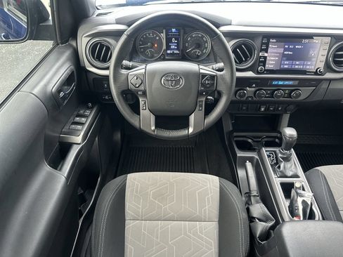 Used 2022 Toyota Tacoma TRD Off-Road w/ Black Out Package (TMS) AWD/4WD image 17
