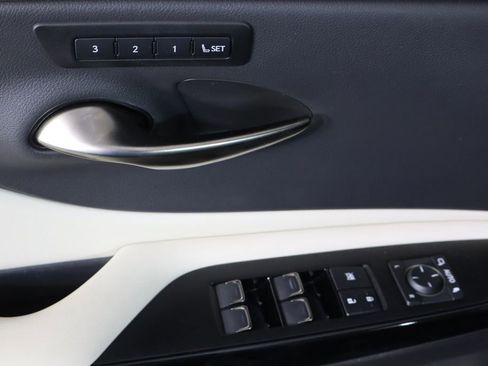 Used 2023 Lexus ES 250 w/ Premium Package AWD/4WD image 22