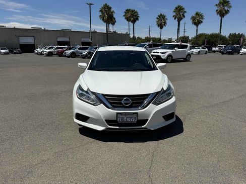 Used 2016 Nissan Altima 2.5 S w/ Power Driver Seat Package FWD image 4